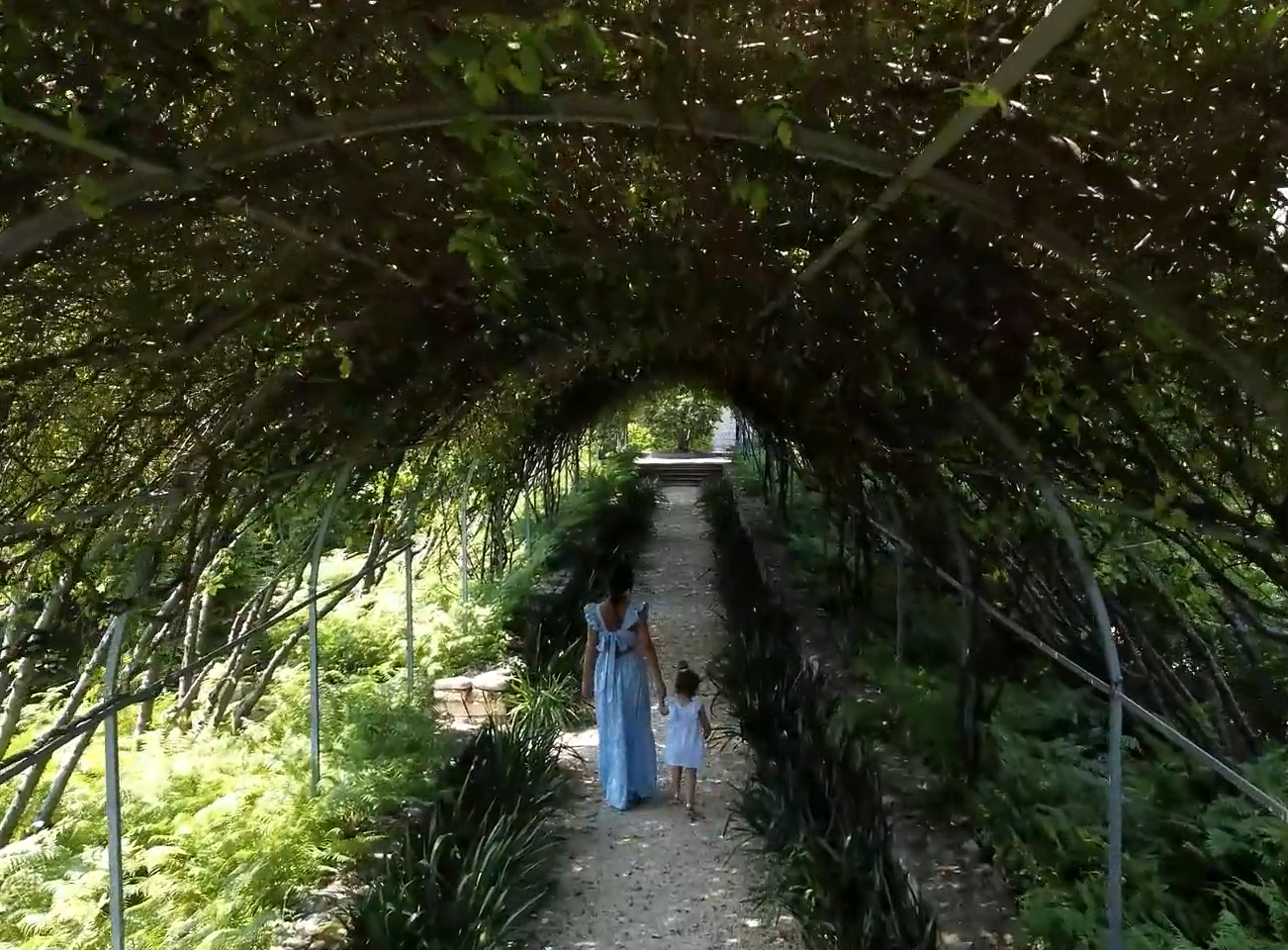 Video Commercial Bologna - Spot tv - Altrove Studio - Matteo Macchiavelli